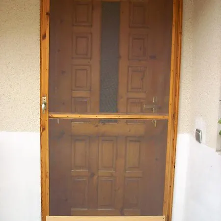 Guest house Gugovi *
